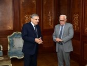 محافظ بورسعيد يشيد بجهود هيئة قناة السويس فى المشروعات التنموية العملاقة