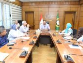 محافظ الدقهلية يناقش خطوات ترفيق مناطق ابن زيد والزعفران والمدينة المنورة