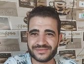 شجاعة ابن بنى سويف.. محمود دخل وسط حريق شب بمنزل بالمقطم وأنقذ طفلا من الموت