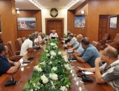 محافظ بورسعيد يشدد على إزالة الإشغالات والتعديات وتكثيف حملات النظافة