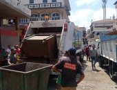 قوات الأمن تشن حملة مكبرة لرفع الإشغالات بأسواق رأس البر في دمياط.. صور