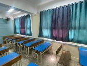 استعدادات المدارس لاستقبال الطلاب بالعام الدراسى الجديد بفرش الفصول.. صور