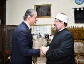 وزير الأوقاف يلتقى سفير مصر بالسودان ويؤكد دور الوزارة فى نشر الفكر الوسطى