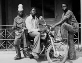 أفريقيا القرن العشرين.. لقطات فوتوغرافيا تظهر صيحات الموضة الاستثنائية