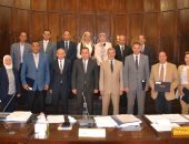 رئيس جامعة الإسكندرية يكرم المشاركين فى تنظيم كأس الجامعات المصرية