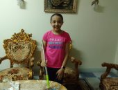 صور.. "ملك" طالبة من دمياط تبتكر عصا ذكية لحماية المكفوفين