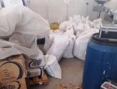 ضبط نصف طن عسل جلوكوز مجهولة المصدر بمصنع حلويات بالعاشر من رمضان