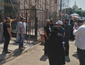 وصول جثمان الفنان أمين العسال إلى مسجد السيدة نفيسة لأداء صلاة الجنازة