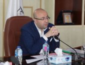 محافظ بنى سويف يناقش مع مدير الأبنية التعليمية المشروعات الجارية بالقطاع
