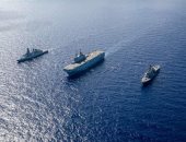 القوات البحرية المصرية والأمريكية تنفذان تدريبا بحريا عابرا بنطاق الأسطول الشمالى