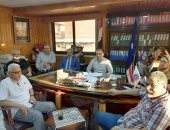 وكيل الصحة بدمياط يجتمع بمديري المستشفيات والإدارات بديوان المديرية