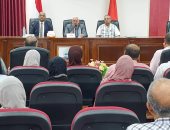 محافظ بورسعيد يجتمع بقيادات التعليم ويناقش إجراءات استقبال العام الدراسى الجديد