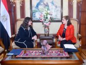 وزيرة الهجرة تستقبل رئيس لجنة مكافحة الهجرة غير الشرعية لتعزيز التعاون