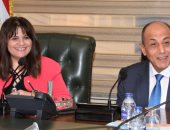 وزيرا الطيران المدنى والهجرة يبحثان تقديم تيسيرات للمصريين بالخارج.. صور