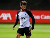 تفاؤل وتركيز محمد صلاح بتدريبات ليفربول قبل مواجهة نابولي بدوري الأبطال.. صور