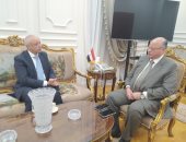 محافظ القاهرة يستقبل مساعد وزير الخارجية للشئون الآسيوية