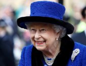 الآلاف ينتظرون موكب الملكة إليزابيث فى لندن.. BBC: الملك تشارلز وأشقاؤه وابناه يقودون الموكب إلى "وستمنستر".. صلاة 20 دقيقة بقيادة رئيس أساقفة كانتربرى.. والمواطنون يلقون نظرة الوداع على نعشها على مدار 4 أيام