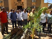 محافظ أسيوط يتفقد أعمال إنشاء مجمع خدمات المواطنين بقرية بنى مر