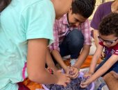 أطفال الإسكندرية يبدعون بتدريبات لطلائع جماعة البيئة وإعادة تدوير الورق.. صور