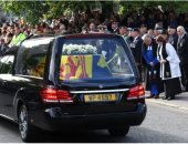 يصل لندن الثلاثاء والجنازة 19 سبتمبر.. نعش الملكة إليزابيث يبدأ رحلته (فيديو)
