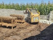 إزالة 4 حالات تعدٍ على الأرض الزراعية بمركز المحلة.. صور