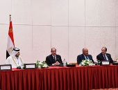 الرئيس السيسى يلتقى فى الدوحة ممثلى رابطة رجال الأعمال القطريين.. صور