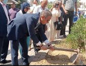 محافظ الفيوم يشارك الشباب والطلائع غرس الأشجار 