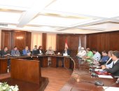 محافظ الإسكندرية يناقش آليات تنفيذ مبادرة "اتحضر للأخضر" بمشاركة المجتمع المدنى