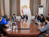 وزير التربية والتعليم يلتقى وفد تنسيقية شباب الأحزاب والسياسيين