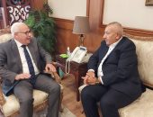 محافظ بورسعيد يلتقى كامل أبو على رئيس النادى المصرى