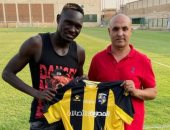 المقاولون يحصل على استغناء أوشايا وينتظر البطاقة الدولية