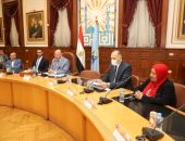 محافظ القاهرة: لن نسمح بحرمان طالب من الدراسة لتأخره فى دفع المصروفات