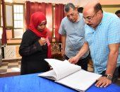 محافظ أسوان يتفقد المدارس للاطمئنان على جاهزيتها قبل بدء العام الدراسى