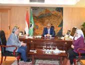 محافظ الفيوم يتابع إجراءات إنزال أسماك إلى بحيرة قارون خلال الفترة المقبلة