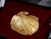 اكتشاف قناع جنائزى ذهبى عمره 3000 عام فى الصين 