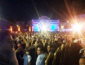 ميناء الصيد برشيد يتحول لساحة كرنفالات شعبية مع انطلاق مهرجان الموسيقى والغناء