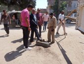 سكرتير محافظ الجيزة يتابع أعمال النظافة بمركز أبو النمرس