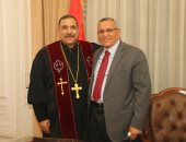 رئيس الوفد يستقبل راعى الكنيسة المعمدانية بمغاغة