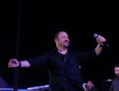 هشام عباس يتألق بأجمل أغانيه في حفل ختام مهرجان رشيد للموسيقى والغناء 