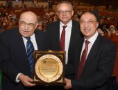 محافظ الإسكندرية يقدم الشكر للدكتور مصطفى الفقي على ما قدمه من إنجازات 