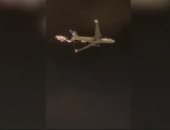 طائرة تهبط اضطراريا فى مطار نيوارك بعد اندلاع الشرر بها.. فيديو وصور