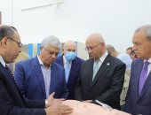 وزير التعليم العالى يفتتح مركز المهارات والمحاكاة الطبية بجامعة بنها