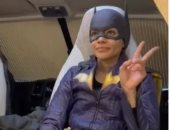 ليزلى جريس تشارك بلقطات من كواليس فيلم "Batgirl'' الذى تم استبعاده