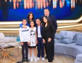 الخميس المقبل.. منى الشاذلي تحتفي بالمبدع الصغير وتكشف سر الفستان الأحمر