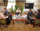 وزير التعليم العالى يستقبل مدير اليونسكو للعلوم لبحث التعاون المشترك 