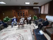 محافظ شمال سيناء يستقبل لجنة البرنامج القومى لمواجهة الشائعات