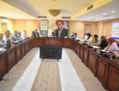 محافظ الفيوم يوجه بالتأكد من جاهزية كافة المدارس العامة والأزهرية