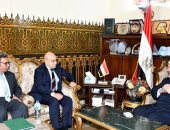 سفير مصر بكاراكاس يشيد بأداء موفدى الأوقاف من الأئمة والقراء