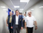 وزير الصحة يتفقد مركز تنمية وصحة الأسرة بكوم أمبو ويشيد بجودة الخدمات