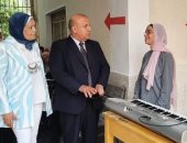 وكيل تعليم دمياط يشاهد العروض والألعاب الرياضية بأول يوم دراسة.. صور